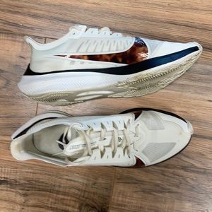 Women’s Nike zoom gravity tortoise shell